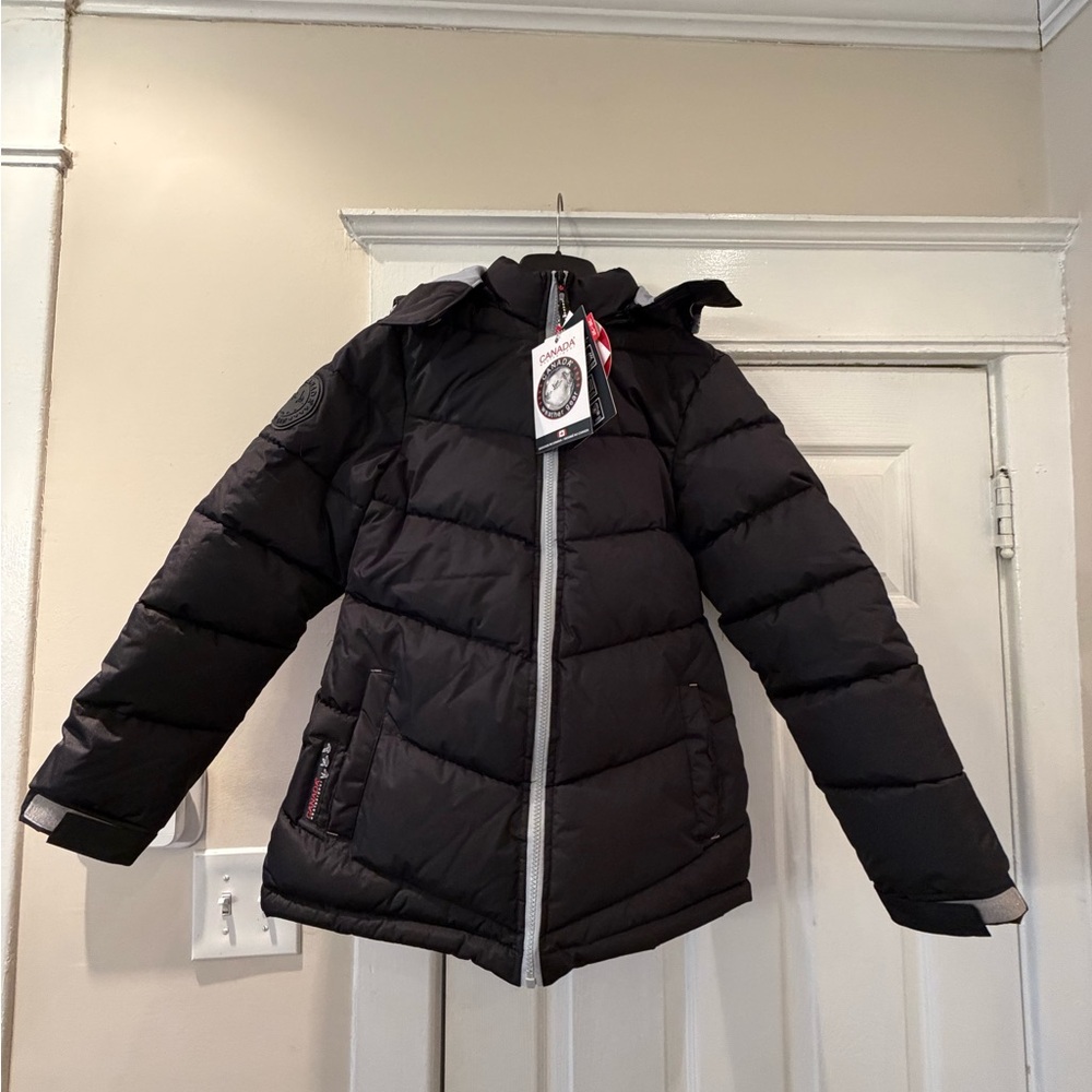 Elegant Black Puffer Jacket for Women Size Medium